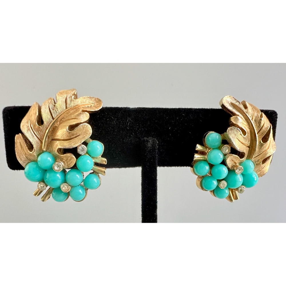 Vintage Crown Trifari Turquoise Berry Leaf Rhinestone Clip On Earrings Gold Tone